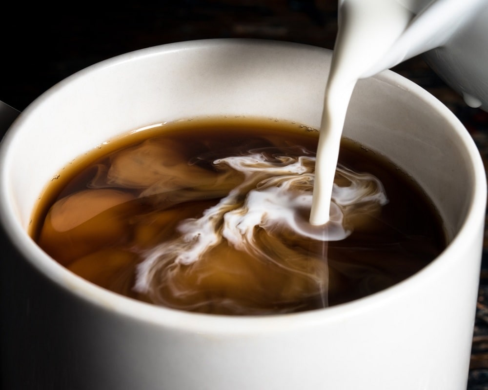 شیر نارگیل و افزودن آن به قهوه