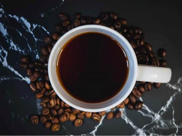 قهوه چشم قرمز دارای کافئین بسیار زیادی است