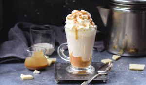 کارامل ماکیاتو چیست؟ | طرز تهیه 0 تا 100 + نکات حرفه ای